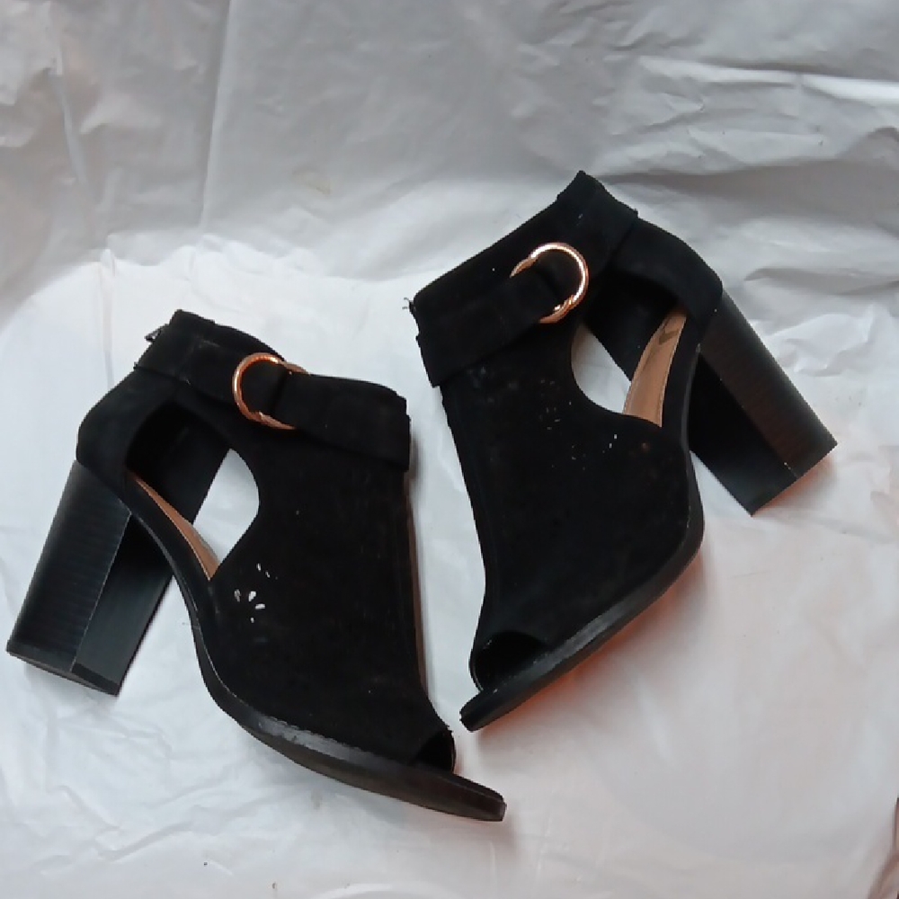 Report Elegant Black Women's Block Heeled Sandals Size 7 - Picture 1 of 12